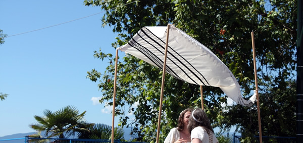 gay_chuppah