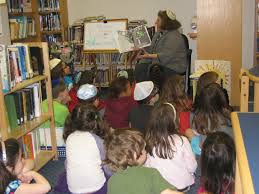 Aileen Grossberg in library