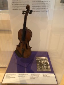 Violin belnging to Alida Emilie van Strien (age 10), left with neighbors