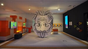 Dec. 24Beit-Hatsufot-Family-Gallery-of-Heroes-Exhibition-by-Yaakov-Berel